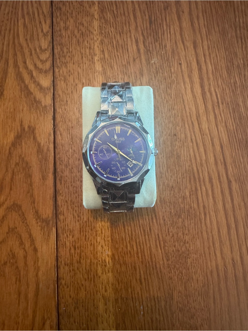 Men’s Blue Dial Silver Metal Bracelet Watch